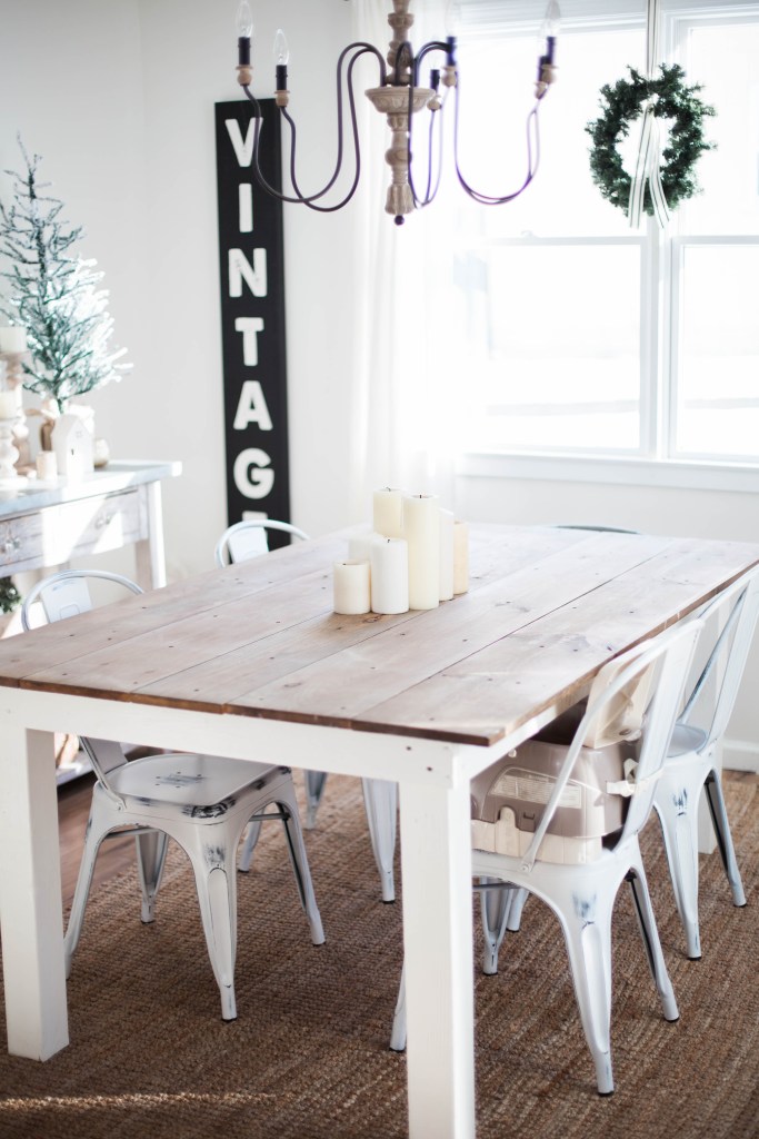 Soggiorno invernale sui toni del legno e bianco