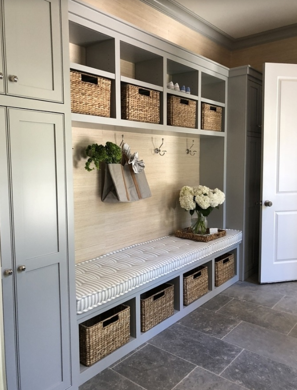 Ingresso in stile Shaker