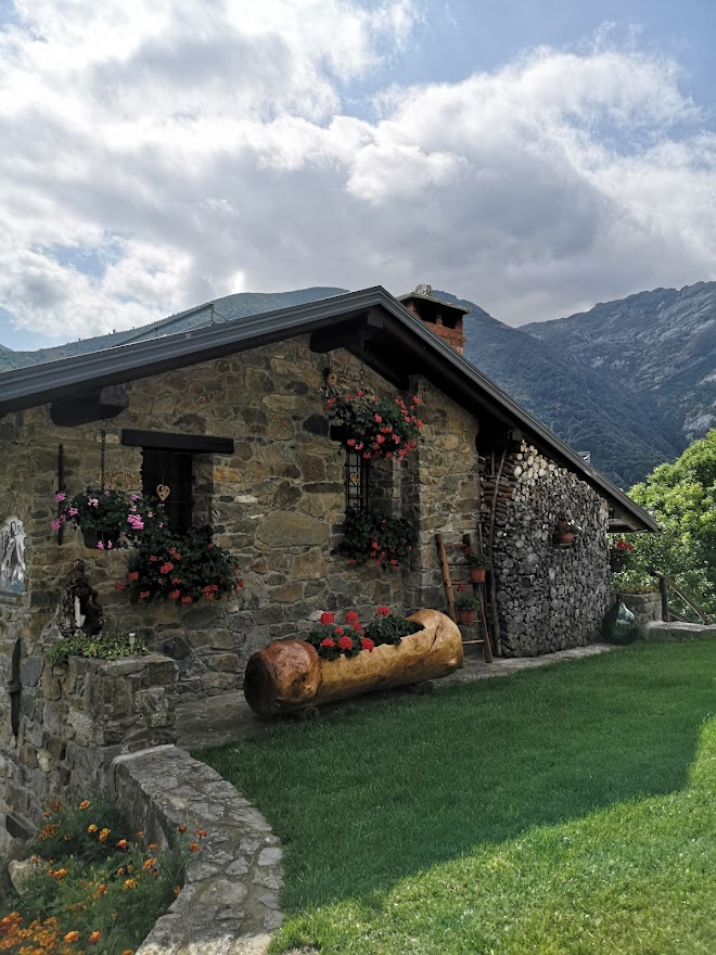 Una delle case in pietra di Palanfrè