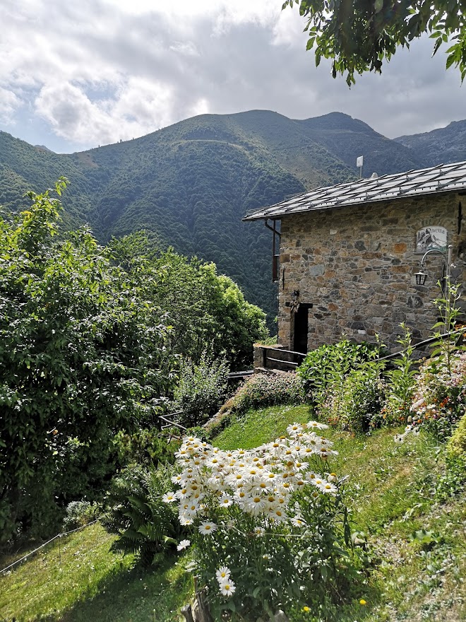 Una delle case in pietra di Palanfrè